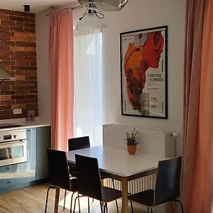 Lovely One-bedroom With Patio. Warszawa